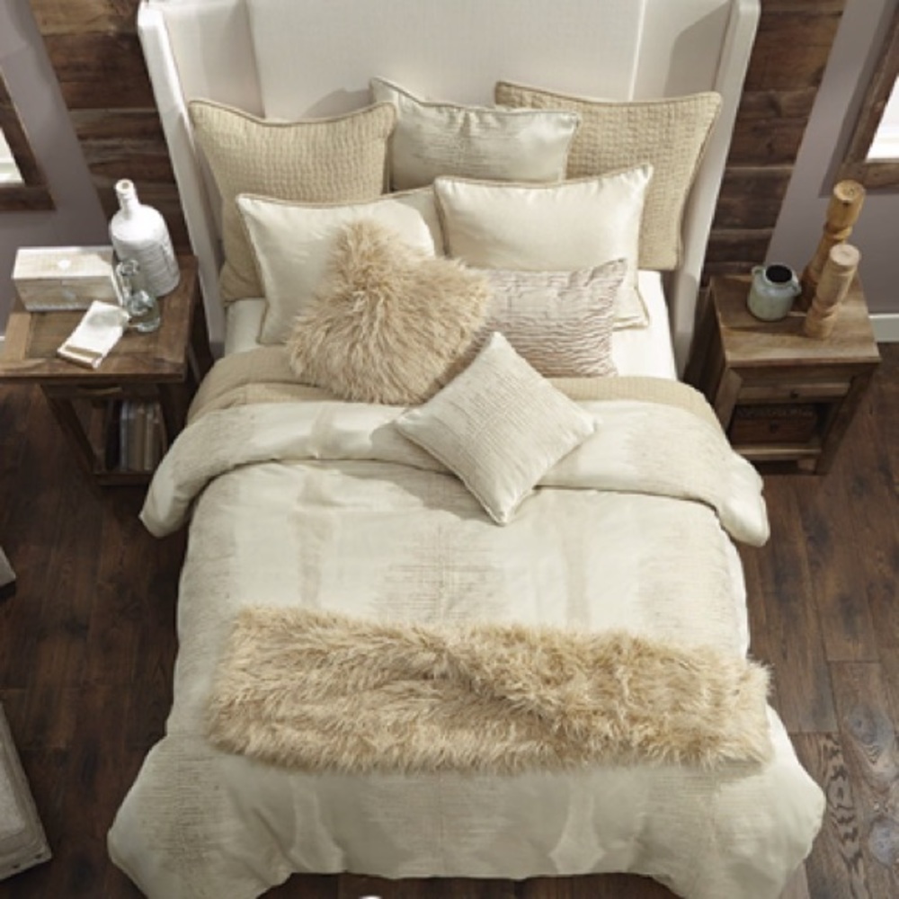 Eva Shockey Outdoor Elegance Duvet Cover